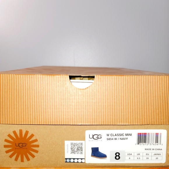 UGG Australia Classic Mini - Picture 7 of 7